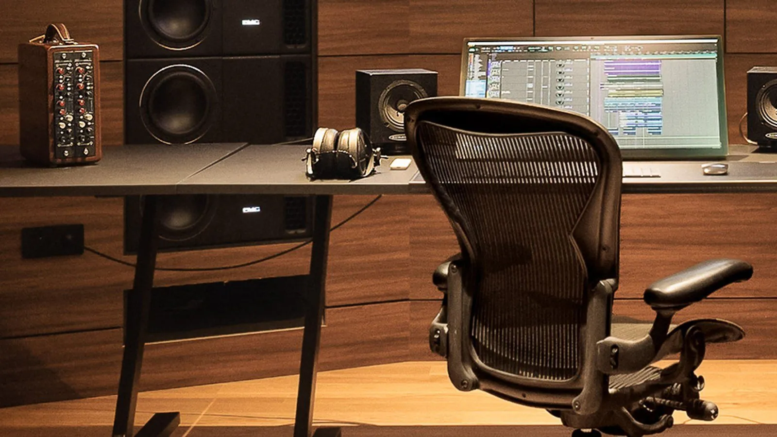 PMC มอบเสียงที่ “ใช่” ให้ Studio 57